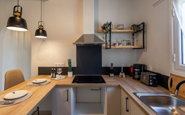 Vallia's Seaview & Stylish Apartments by Konnect, Nisaki