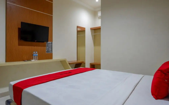 RedDoorz @ Hotel Bumi Palupy