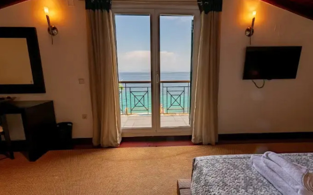 Beachfront Villa Benele