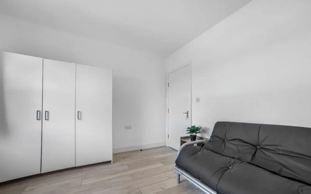 Stylish Stay 2-bed by Tower of London