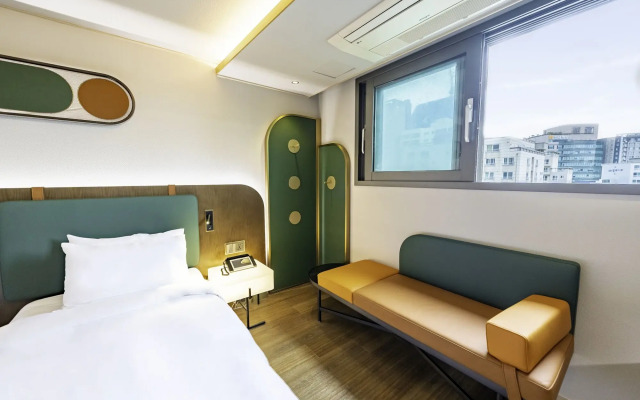 L&L Central Hotel