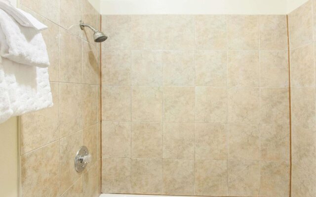 Super 8 by Wyndham Los Angeles/Alhambra