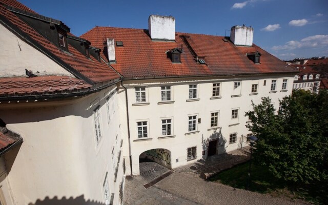 Apartment Under Prague Eiffel Tower