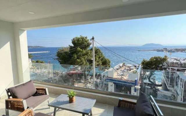 Wide Blue Luxury Suites
