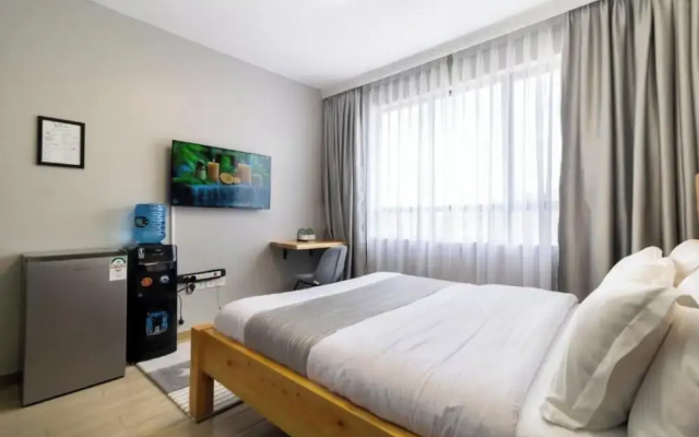 Studio Apartment by Away Homes Rentals