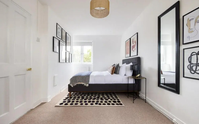 The Vauxhall Bolthole - Elegant and Bright 2bdr Flat