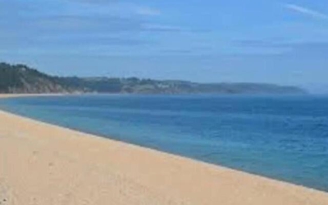 INSPIRING VIEWS & PLACE WITH FREE PARKING by BEACH