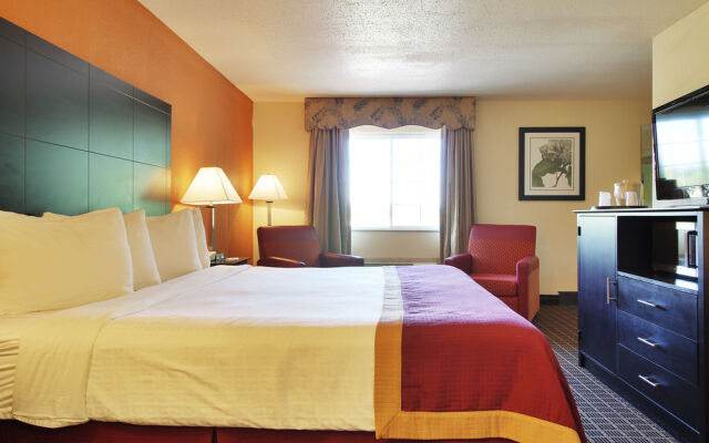 Baymont Inn & Suites Muskegon