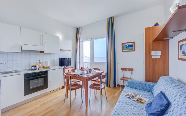 Frontline Beach 8 - B4 - Near To The Sea