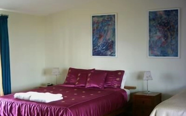 A Sacred Mountain Retreat – Guest Rooms – Valla