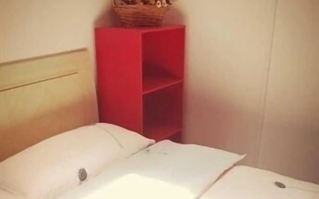 Qingdao Yuezhu Topic Hostel