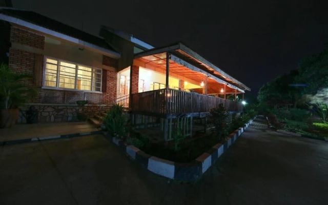Papyrus Guest House