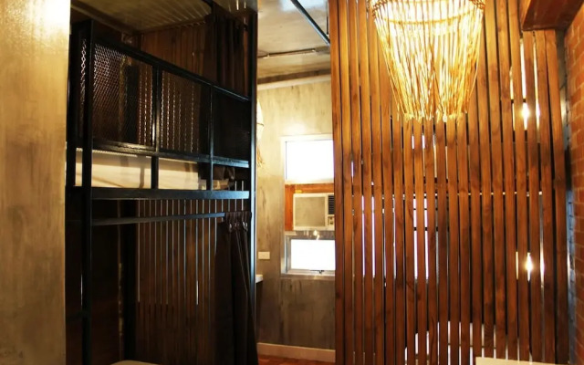 Connector Hostel