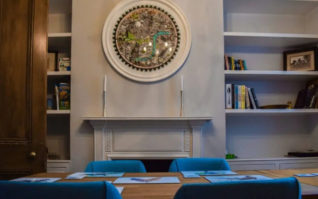 Fantastic 2 Bedroom Shepherds Bush Garden Flat