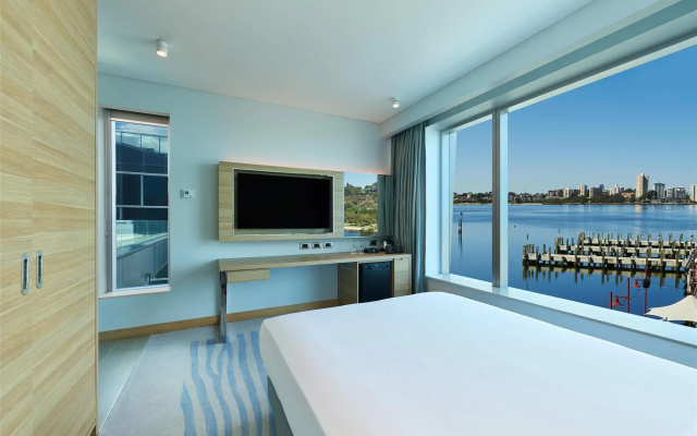 DoubleTree by Hilton Perth Waterfront
