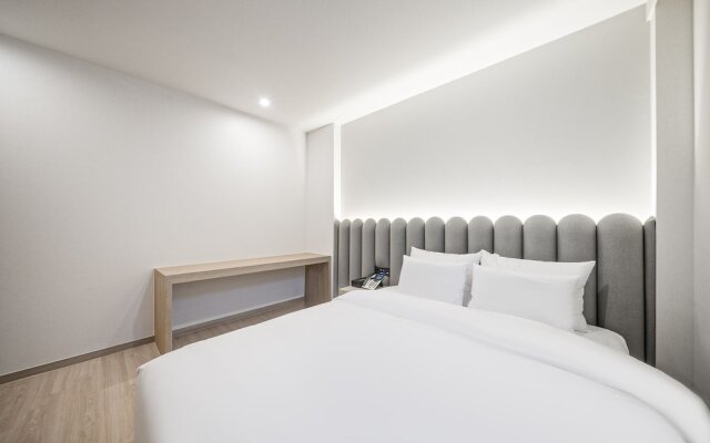 Poverta Stay Hotel
