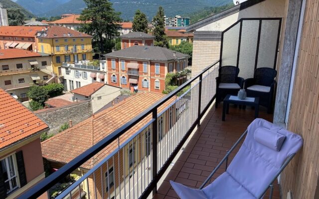 Romantica Suite Modern Apartment in Verbania Intra