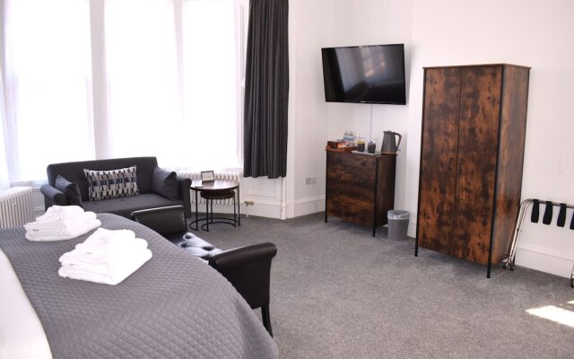Woodlyn Guest House