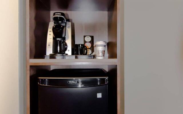 Best Western Plus Winnipeg West