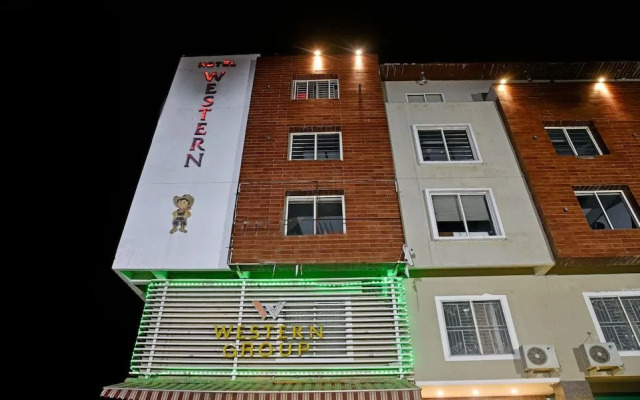 Treebo Trend Western