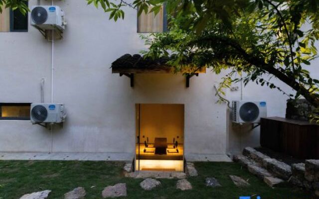 Yifangxi Hot Spring Hotel (Xianahei Branch, Wanfenglin Scenic Area)