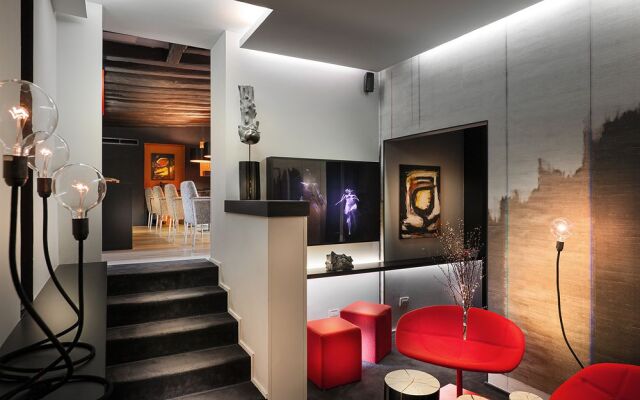 Charming House DD724