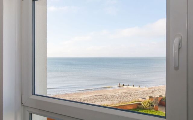 Two Bed Seafront Escape in East Wittering