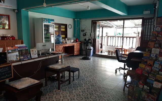 The Corner Inn - Adults Only