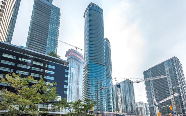 Noel Suites - York and Simcoe