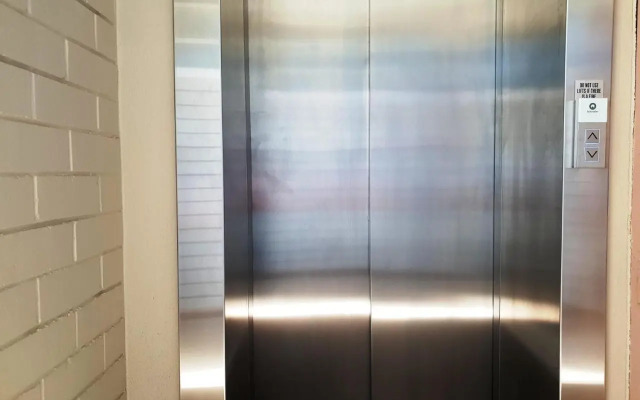 Studio 101 - First floor Fremantle studio apartment