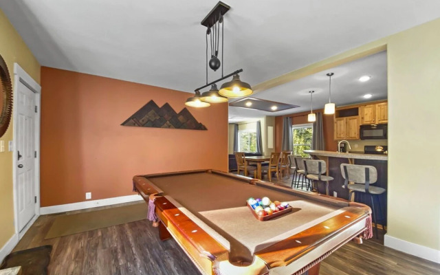 Skadi's Place 3 Bedroom Home by Redawning