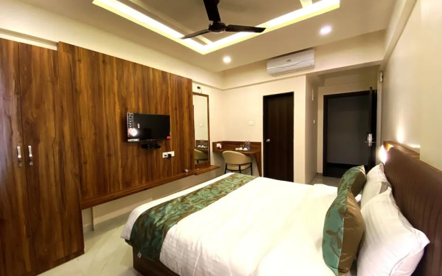 The Grand Sarovar Inn and Suites