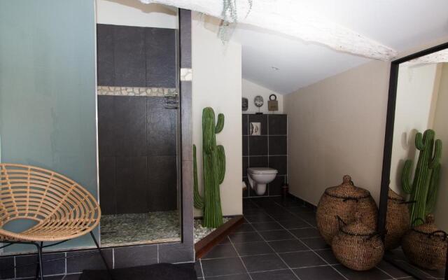 La Caverie De Peyroux A Orthevielle (40300)