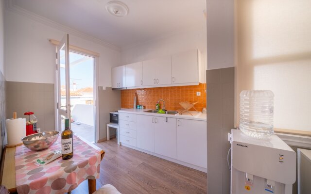 The Roof - Flat Sea View in Aegina Town