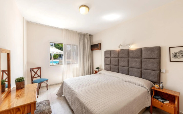 Stephanos Hotel Apts