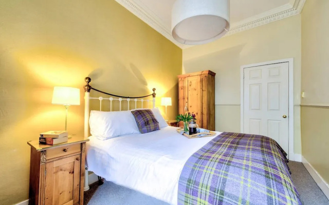 JOIVY 1-Bed Flat In Edinburgh Old Town