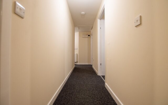 Fresh 4-bed Apartment