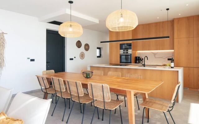 Villa Hestia - 6 Bedroom Luxury Villa With Seaview