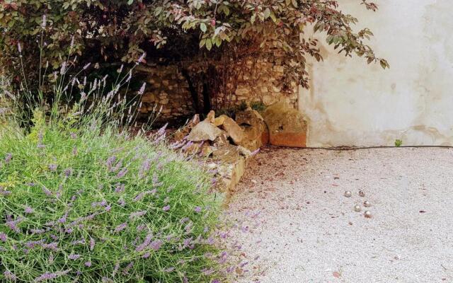 Charming 62 M With Shared Garden Center