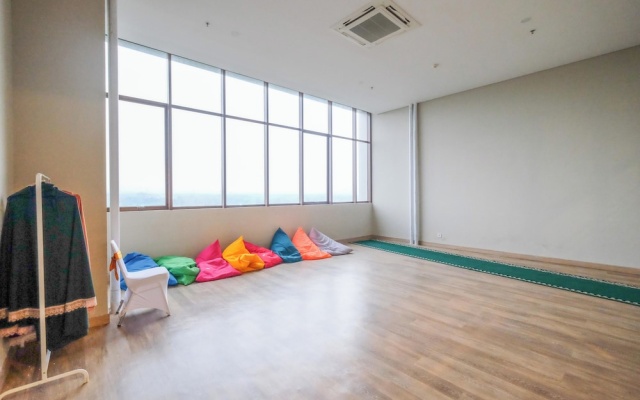 Tranquil 1Br At Royal Sentul Park Apartment – Guest Rooms – Kadumangu