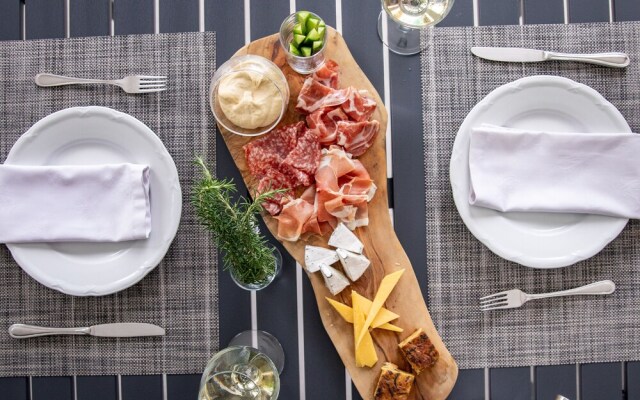 One Kensington Boutique Hotel