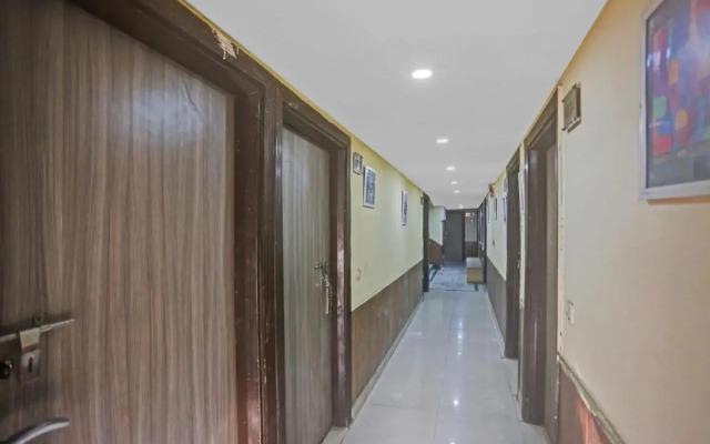 Oyo Flagship 67387 Karnal Royal