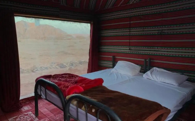 Beduin star trail camp