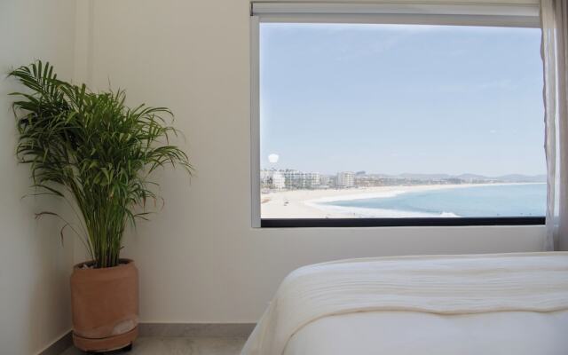 Cabo Break Hotel
