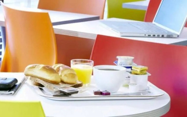 Premiere Classe Bourges (6 kms du centre-ville)