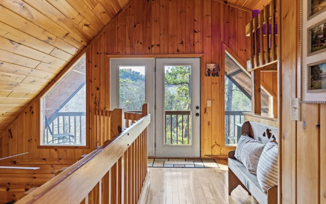 Bear Hideaway Cozy 3BR Cabin