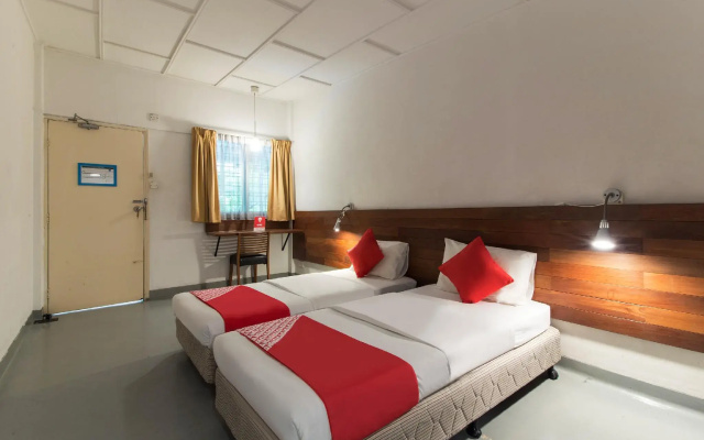 OYO 161 Lodge Paradize Hotel