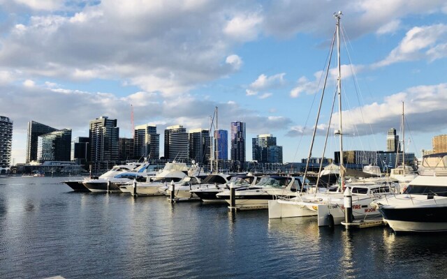 Melbourne CBD Victoria Harbour Short Stay Service Apartments