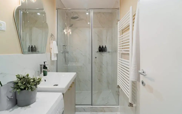Stunning 2BR With Balcony on Piata Universitatii