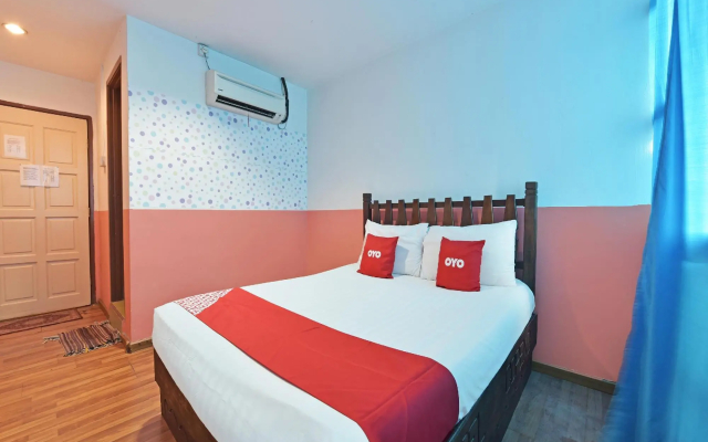 OYO 90792 Hezza Inn